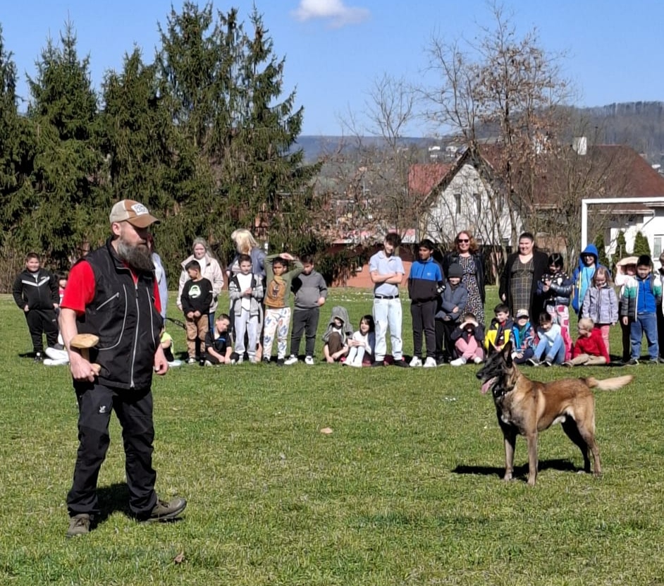 Policejní psovodi